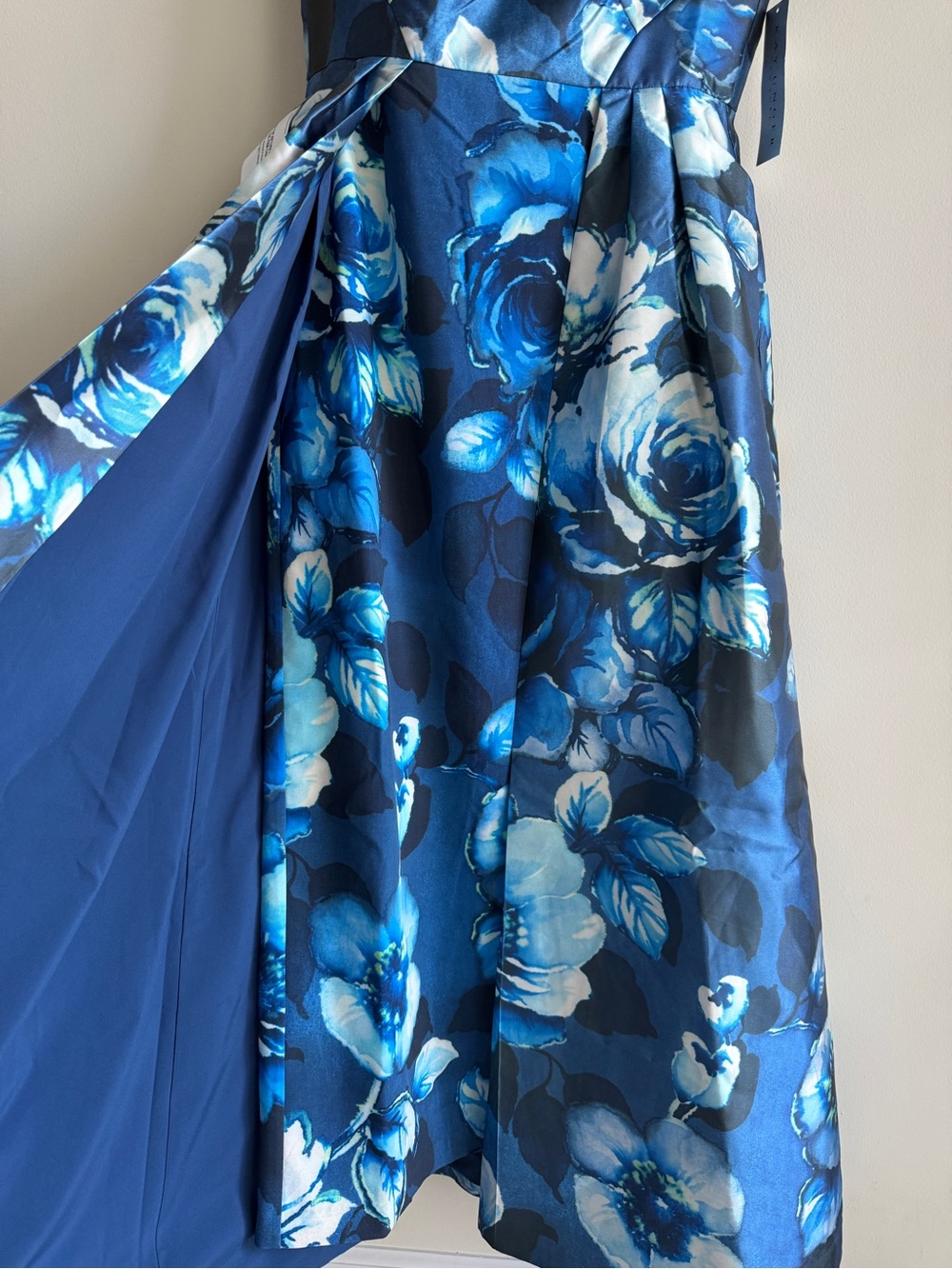 Kay Unger Kate Floral Pleated Gown Blue Dark Ink Size 12 NWT $358 - Picture 8 of 12